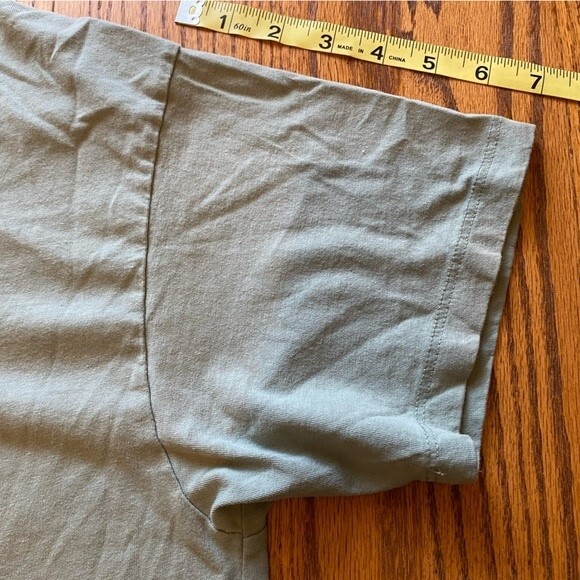 Full Circle Trends Sunflower Graphic V Neck Tee - Picture 11 of 12